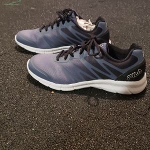 NWT Fila memory foam tennis shoes